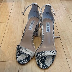 Steve Madden Black and White Snakeskin Pattern Heels
